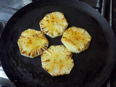 Cook pineapple roundels