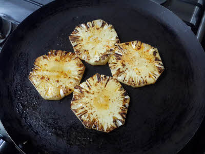 Cook pineapple roundels