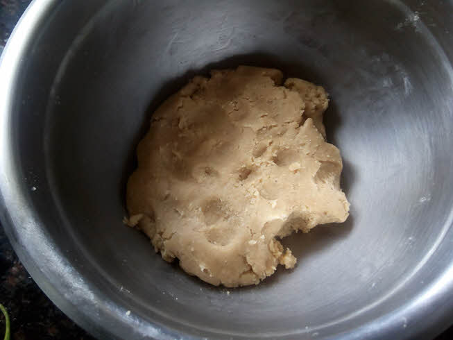 Knead rotana dough