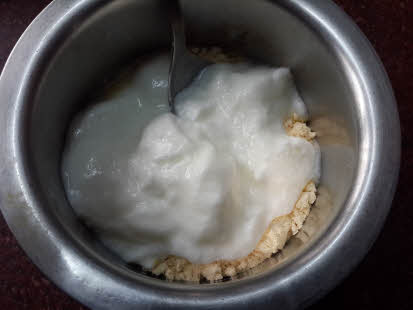 Mix makki and yogurt