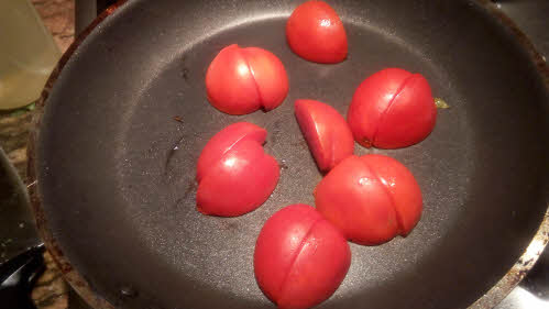 Fry tomatoes