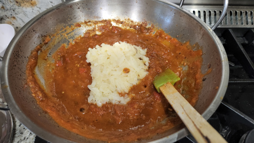 Make tomato curry