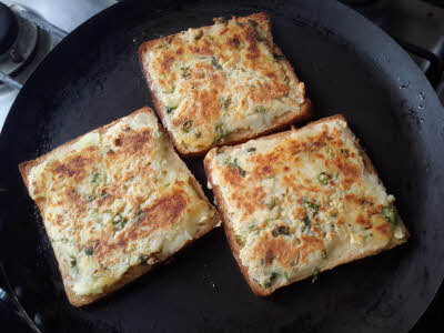 Cook bread slices