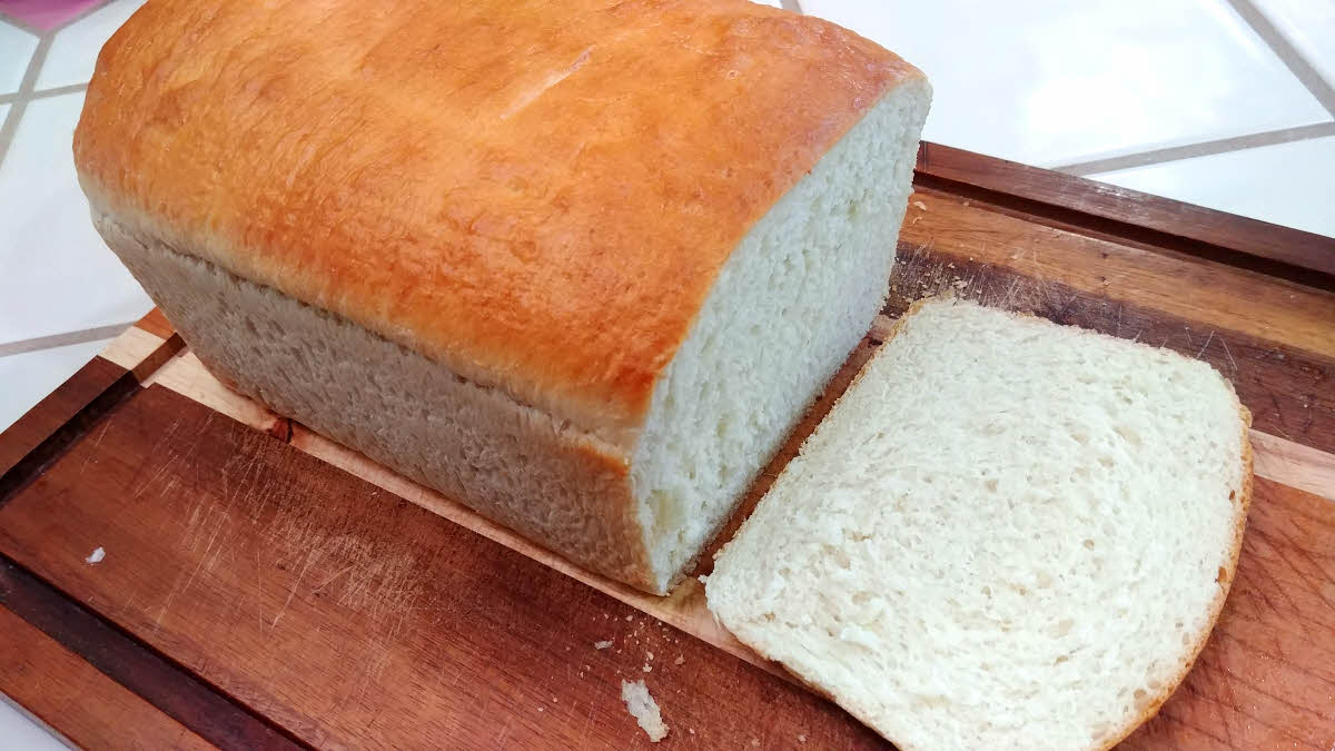 Classic White Bread Loaf