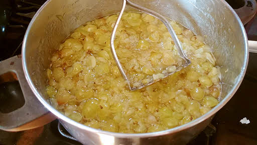 Cook fruit and sugar