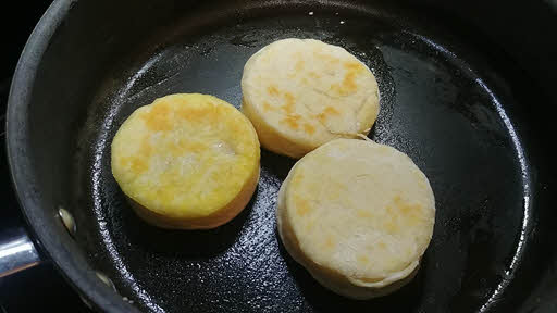 Cook english muffin