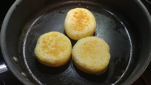 Cook english muffin