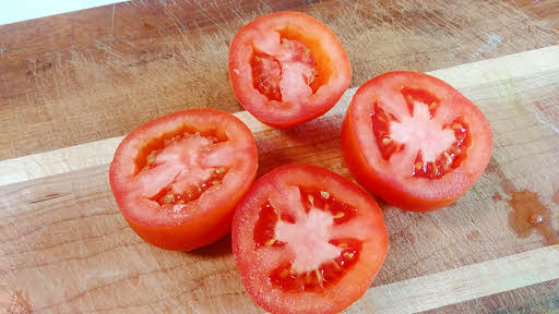 cut tomatoes