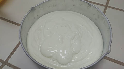 Pour the yogurt mixture in a baking bowl