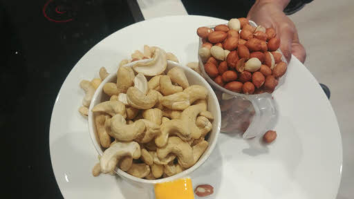 Fry cashews and peanuts