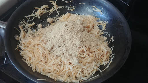 Add sugar to vermicelli