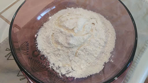 Knead the tlacoyo dough