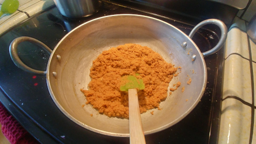 Saute besan mixture